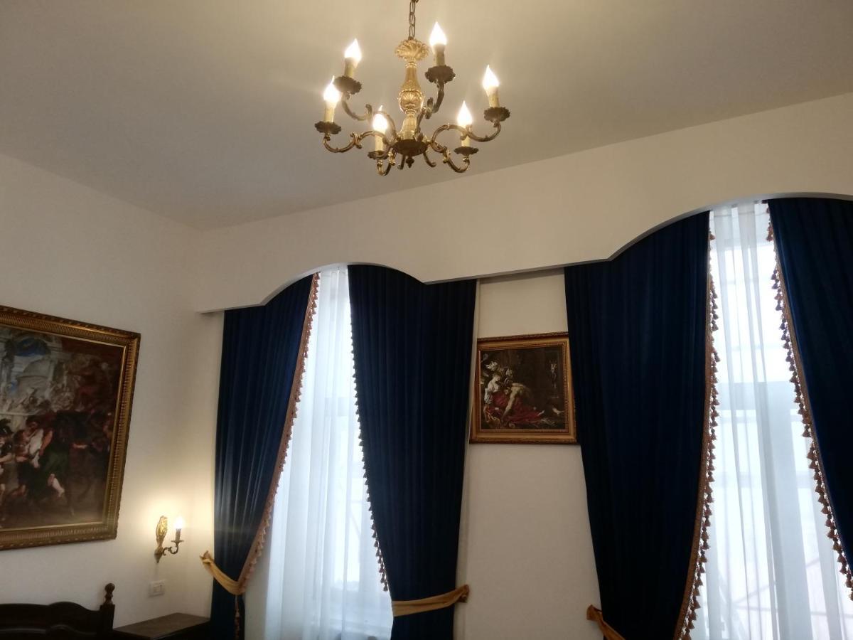 Aparthotel Weiss Little Palace Braszów Zewnętrze zdjęcie