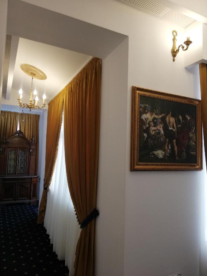 Aparthotel Weiss Little Palace Braszów Zewnętrze zdjęcie