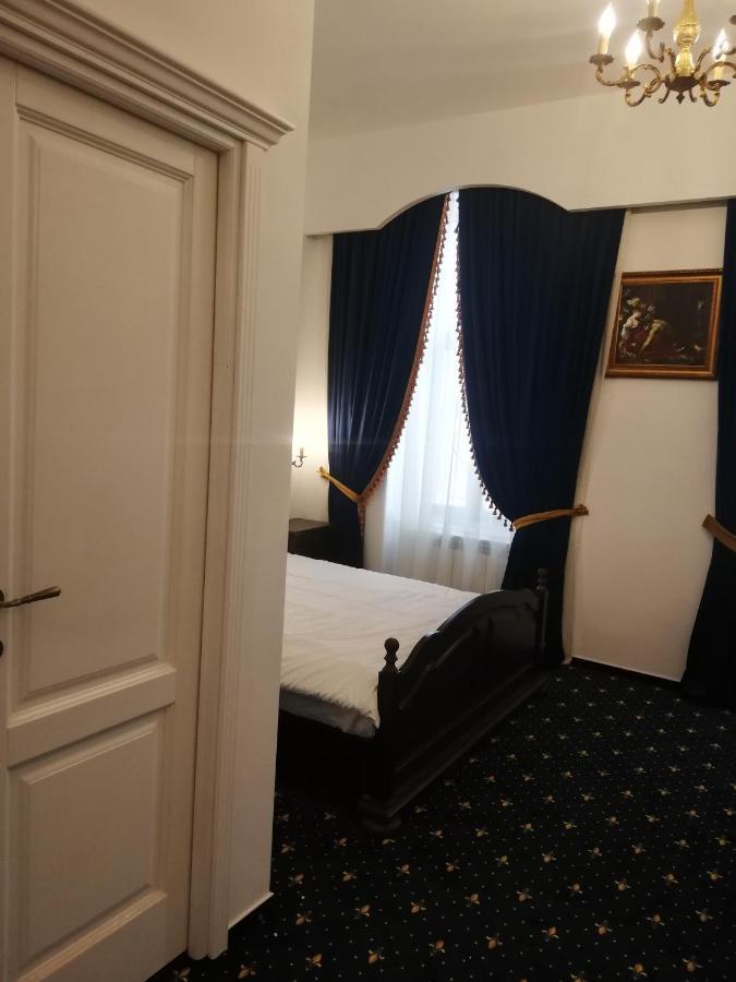 Aparthotel Weiss Little Palace Braszów Zewnętrze zdjęcie