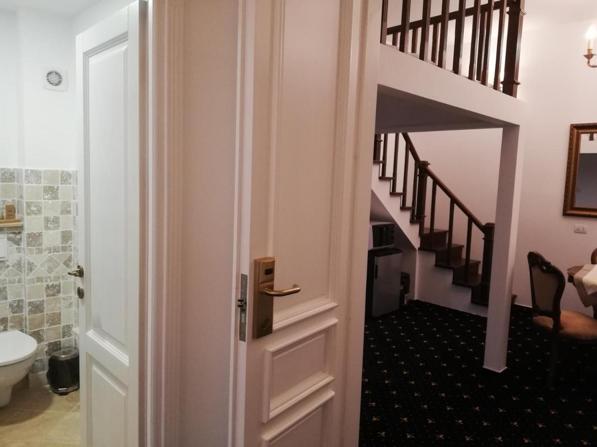 Weiss Little Palace Braszów Zewnętrze zdjęcie