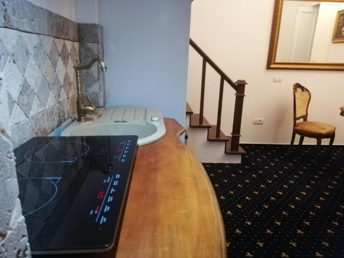 Aparthotel Weiss Little Palace Braszów Zewnętrze zdjęcie