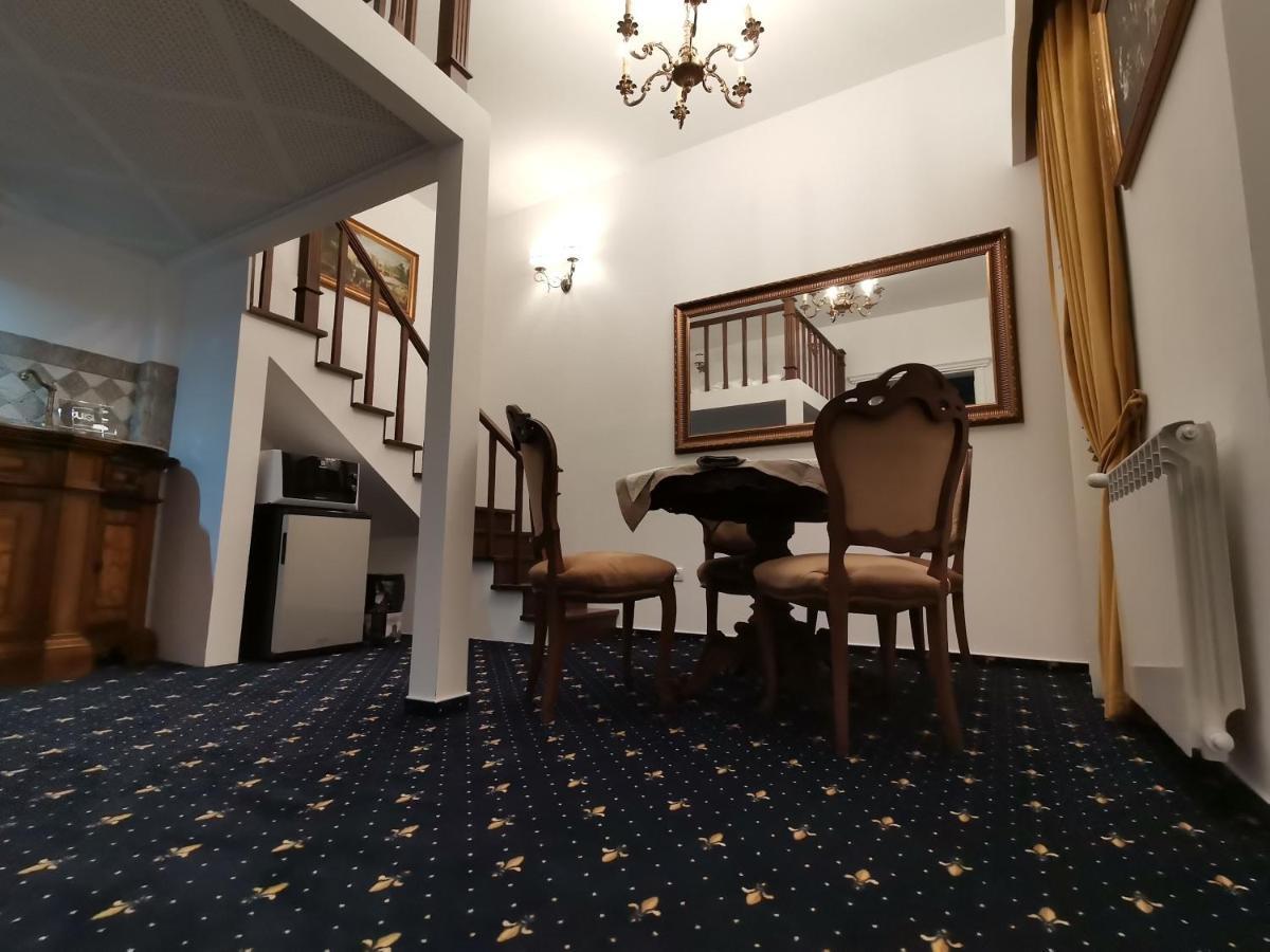 Aparthotel Weiss Little Palace Braszów Zewnętrze zdjęcie