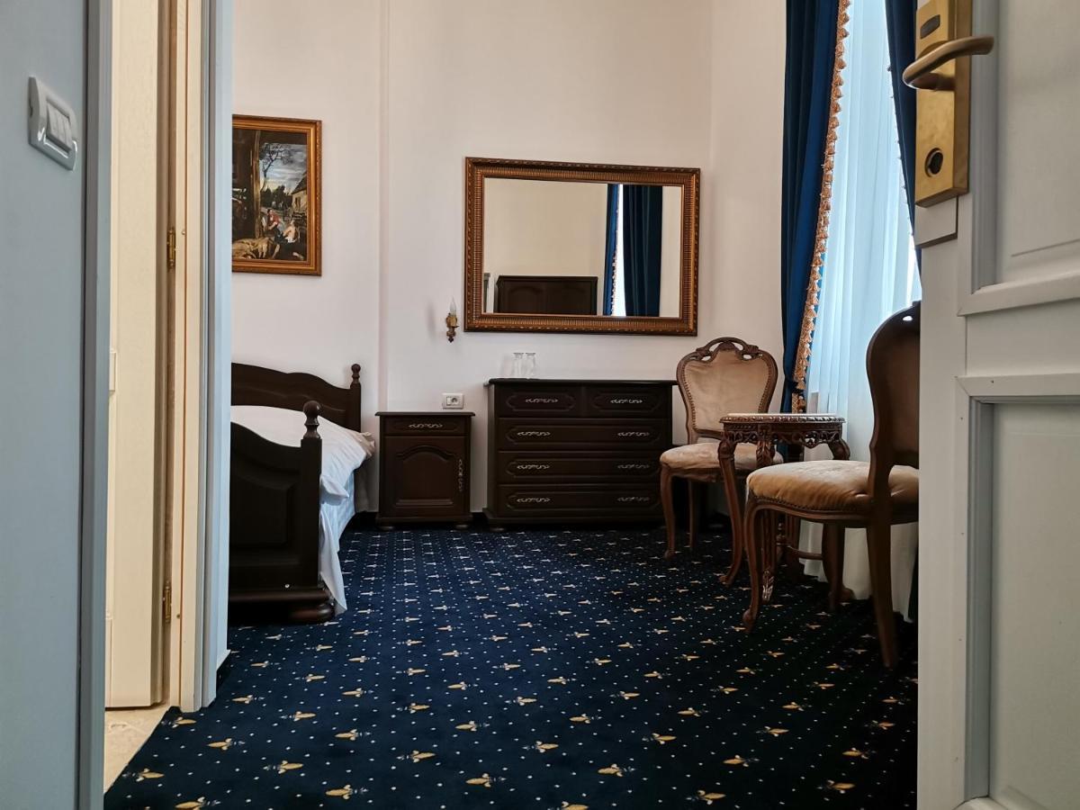 Weiss Little Palace Braszów Zewnętrze zdjęcie