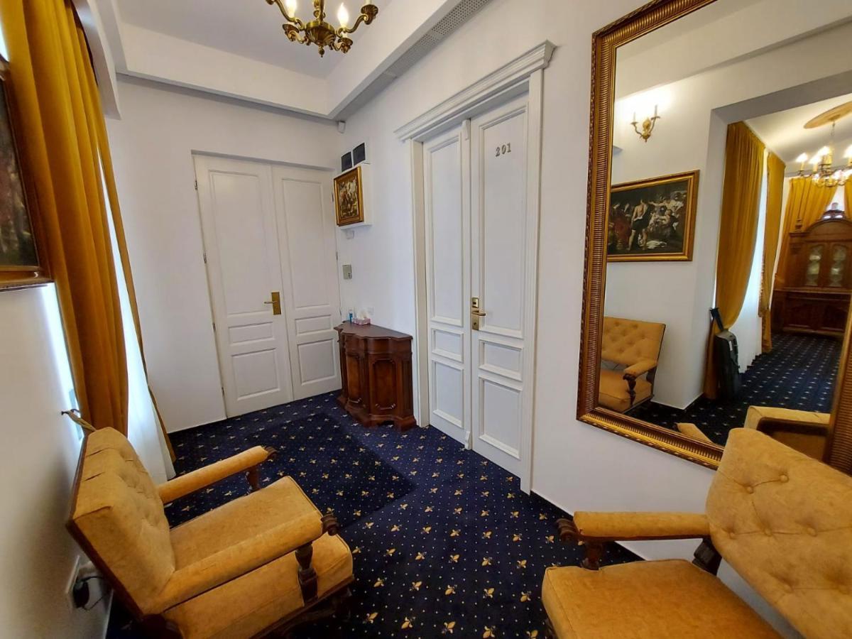 Aparthotel Weiss Little Palace Braszów Zewnętrze zdjęcie