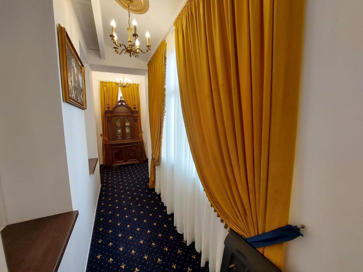 Aparthotel Weiss Little Palace Braszów Zewnętrze zdjęcie